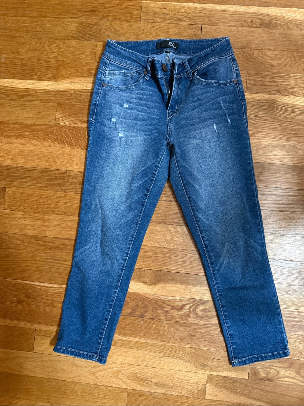 1822 Denim Women's Skinny Jeans in Medium Blue Wash